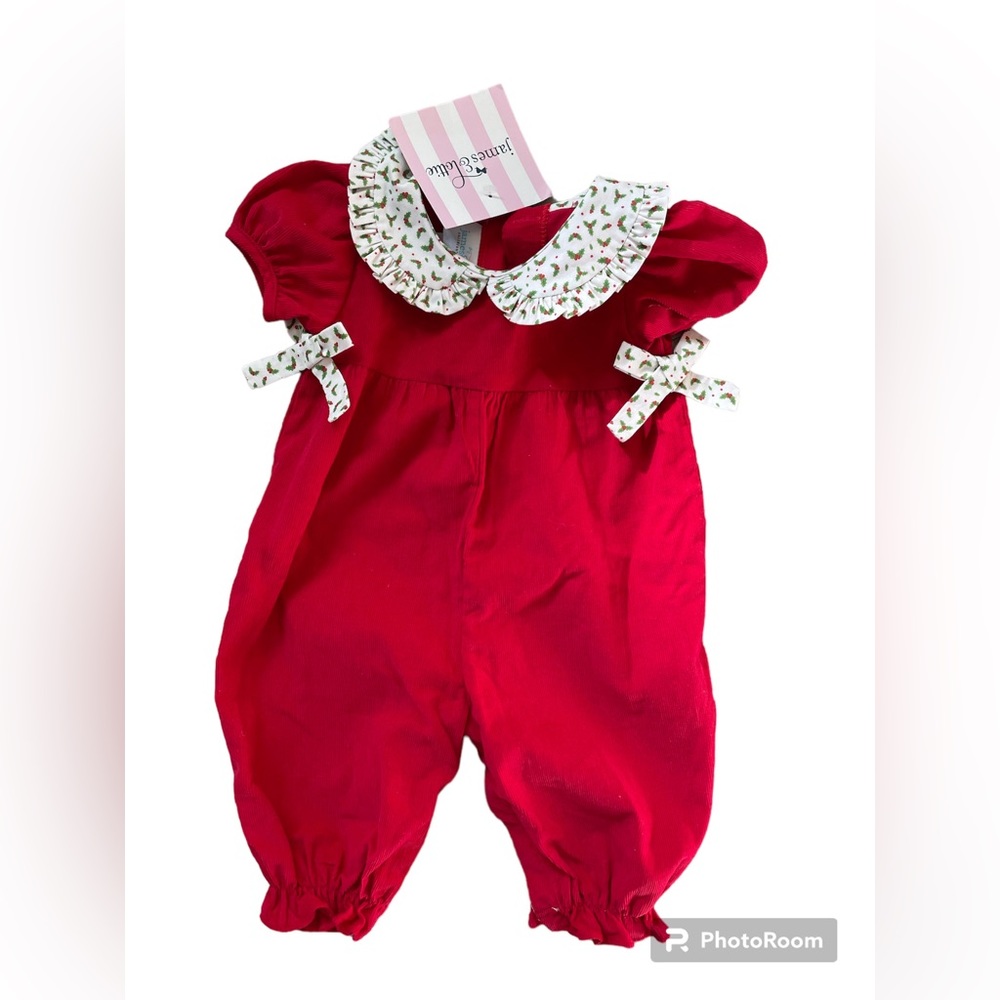 James and Lottie holiday outfit